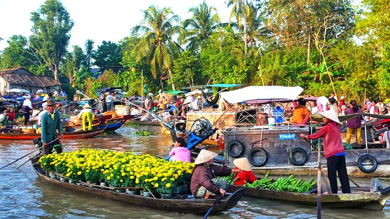 Đi chợ nổi ngày tết