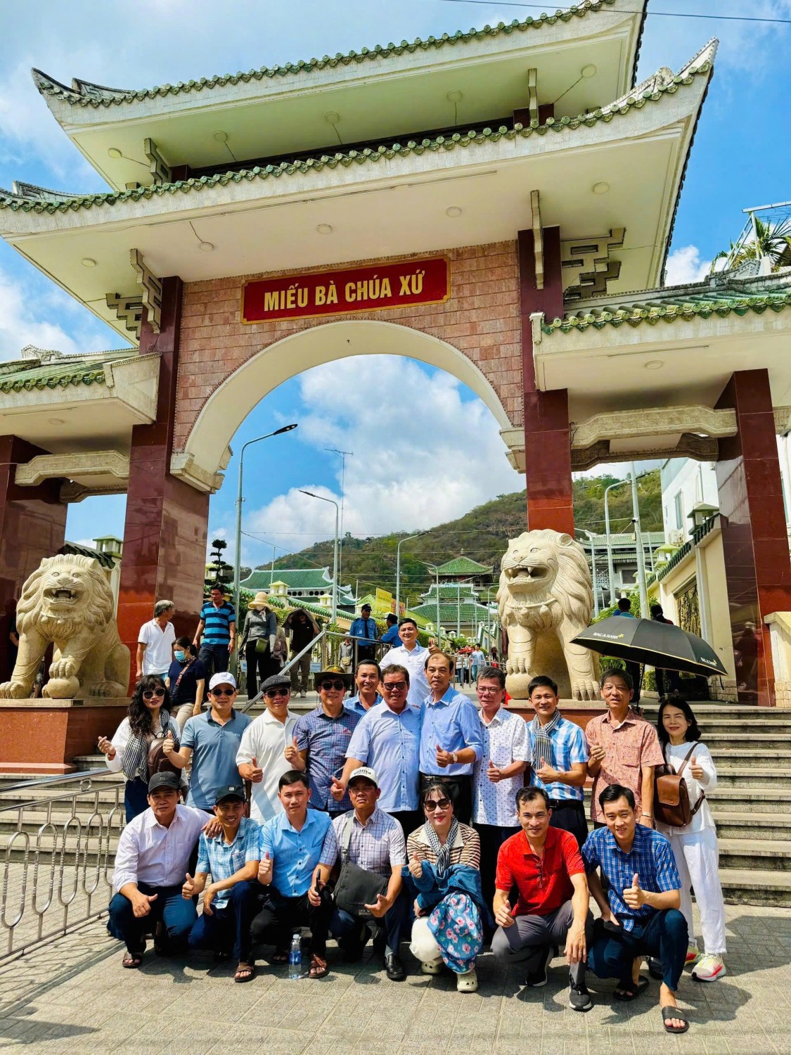 Viếng Miếu Bà Chúa Xứ Núi Sam đầu năm