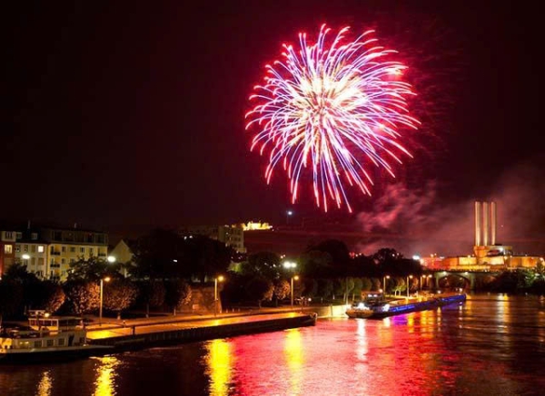 Tiệc Tối Du Thuyền – Thưởng Thức Đờn Ca Tài Tử - Ngắm Pháo Hoa & Trình Diễn Dron Light Tại Lễ Hội Văn Hóa Sông Nước 2025