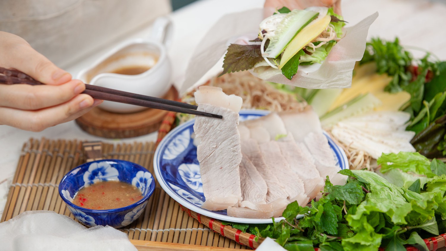 Bánh Tráng cuốn thịt heo hai đầu da