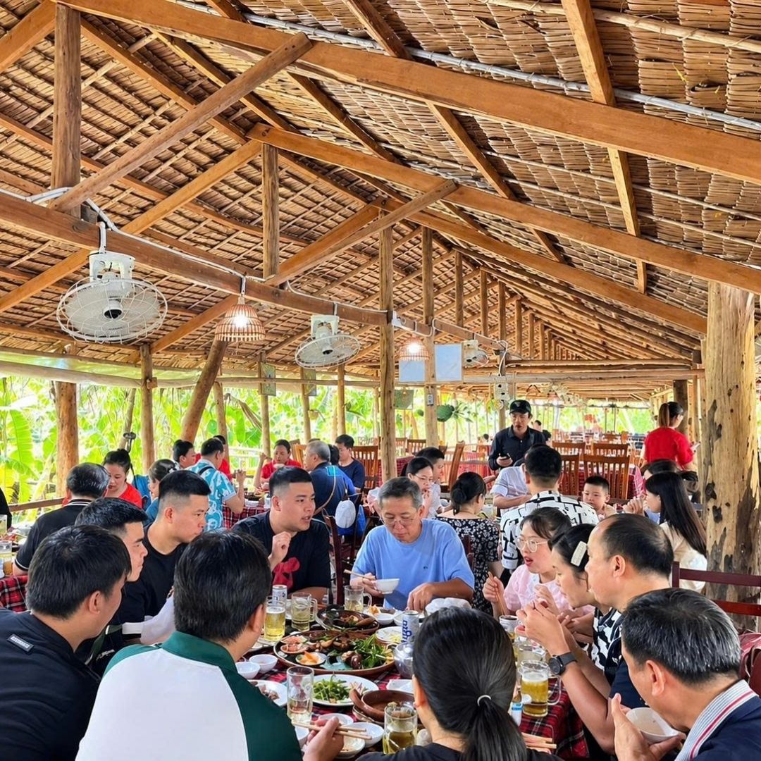 Không Gian Nhà Hàng Rừng Tràm 